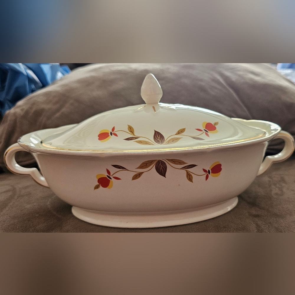 SUPERIOR HALL JEWEL TEA AUTUMN LEAF M DUNBAR Oval Covered Serving Bowl (Sm Chip)